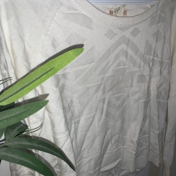 ⭐️2/25⭐️ Billabong Sweater - Picture 2 of 3